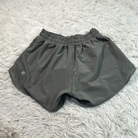 Lululemon Hotty Hot Short II *Long 4" Grey Sage ALOHA - Picture 3 of 6